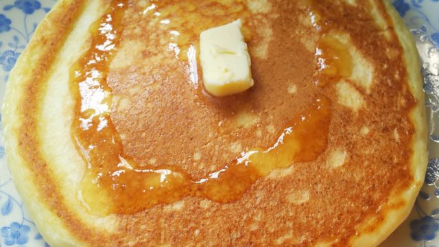 出来上がったふっくらホットケーキ