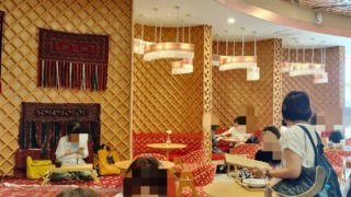 トルクメニスタン館内のレストランの内観